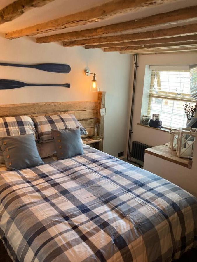 Stunning Quirky 2-Bed Cottage In New Brighton Уолласи Экстерьер фото